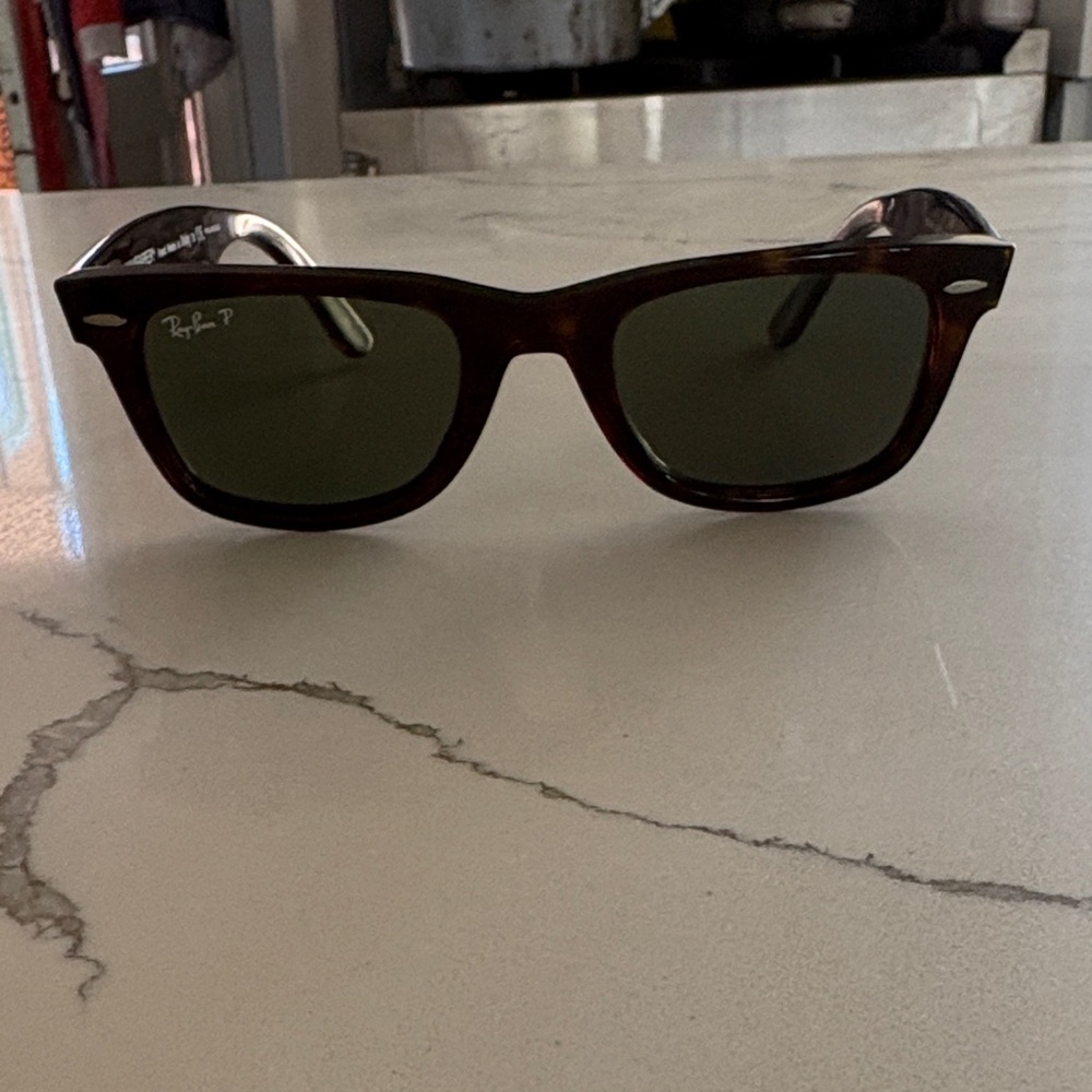 Ray-Ban Wayfarer Sunglasses in Tortoise Frame with Dark Green Lenses - Picture 5 of 5